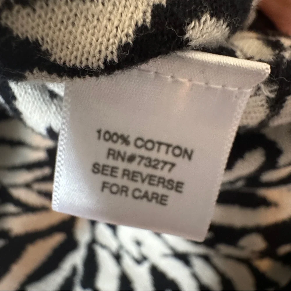 Dana Buchman Woman XL Black and White Animal Print V-Neck Zebra Shirt Top - Picture 5 of 8